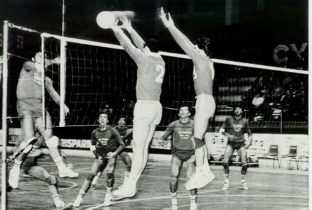Pallavolo Novara serie B1 1986 - A muro Bedana 10 e Kusmanov 2